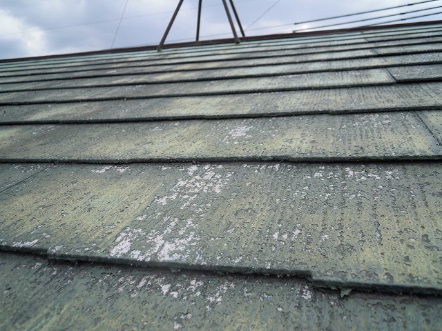 日進市で経年劣化が進行したカラーベストの屋根塗装を実施、2階が暑くなにか対策がしたいとのことでした